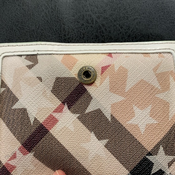BURBERRY Nova Printed Stars Wallet with ID Window - Picture 12 of 17